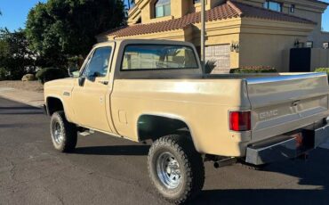 Gmc-sierra-1500-1985-custom-6