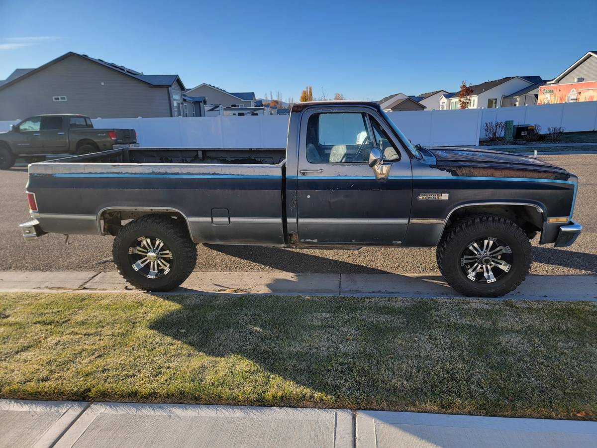 Gmc-sierra-1500-1986-blue