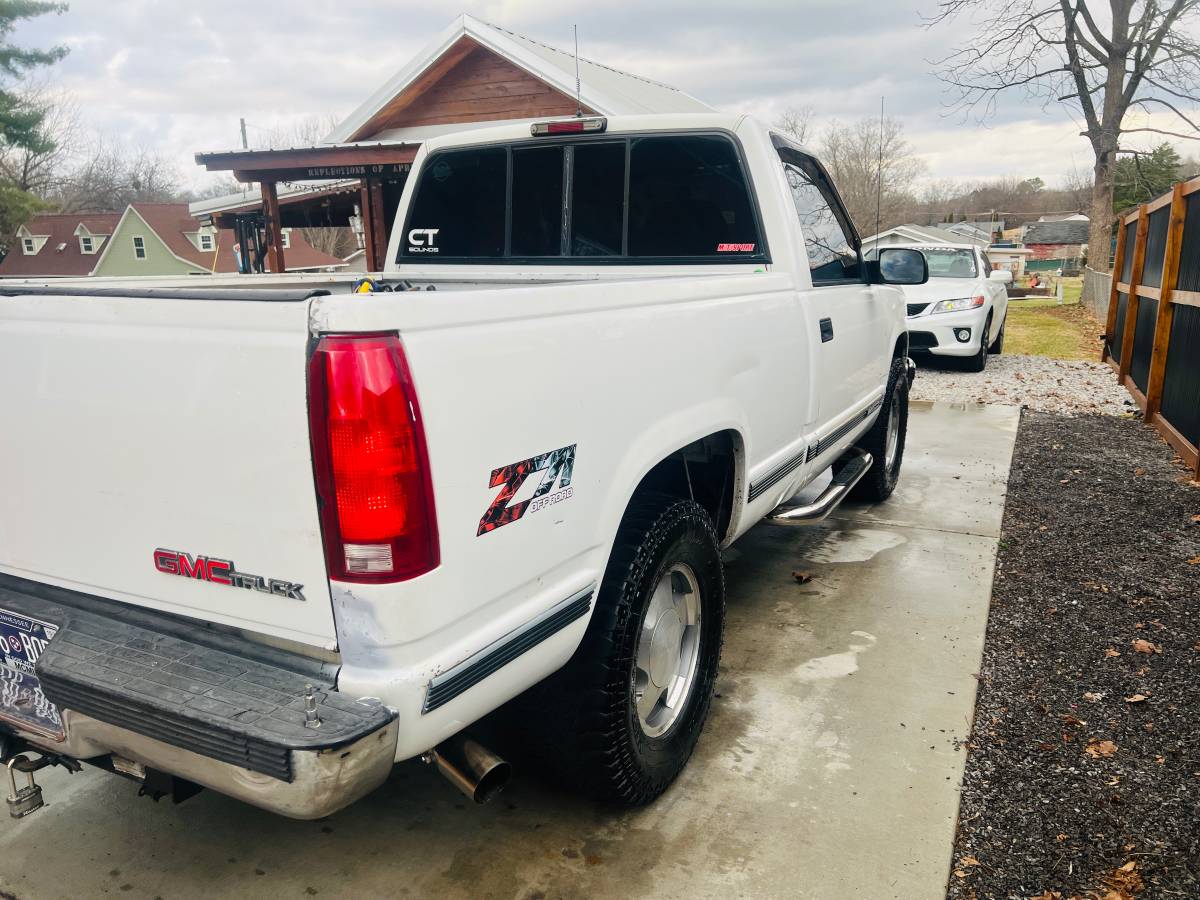 Gmc-sierra-1500-1995-white-2