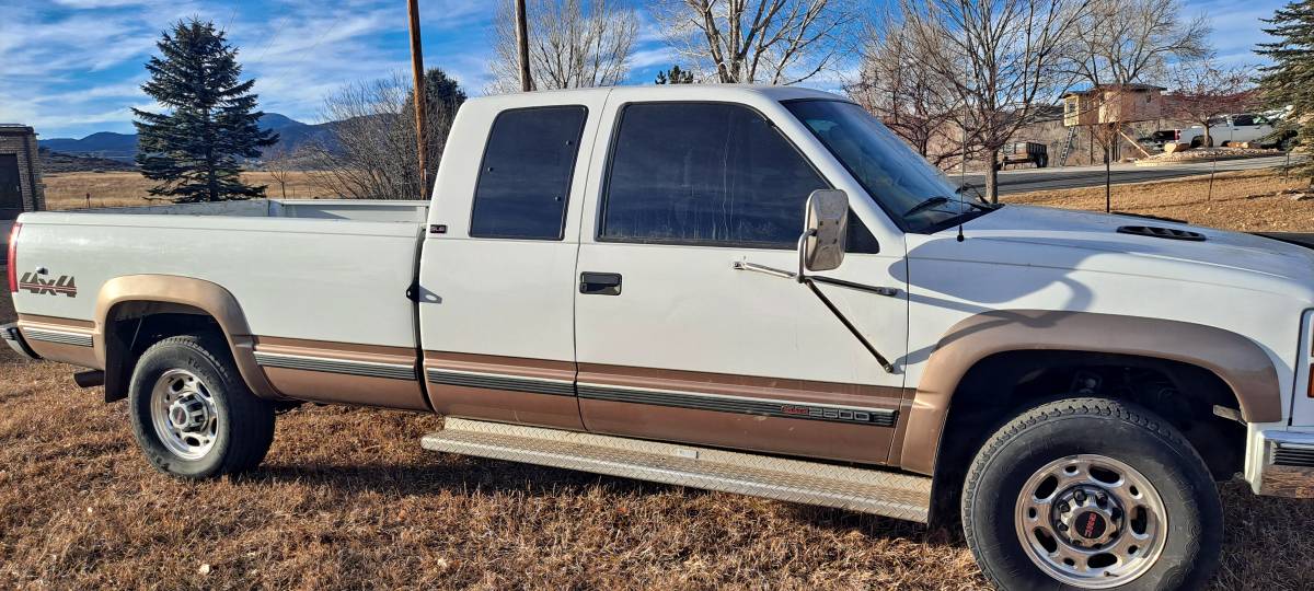 Gmc-sierra-2500-diesel-1995-white-1