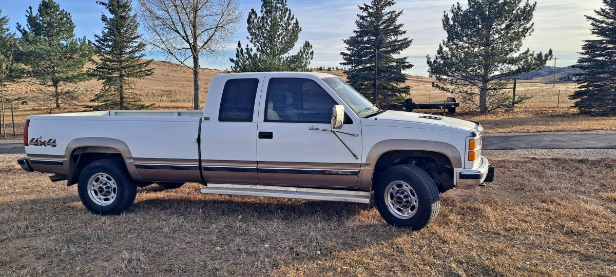 Gmc-sierra-2500-diesel-1995-white-10