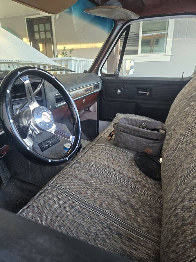 Gmc-sierra-2500hd-1976-white-3