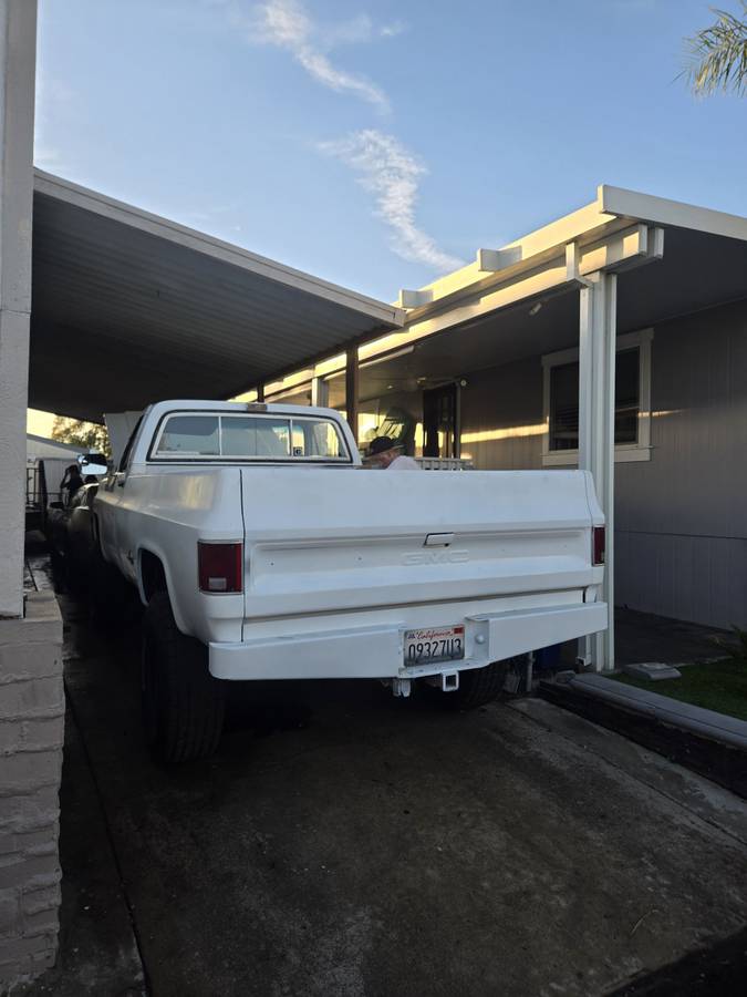 Gmc-sierra-2500hd-1976-white-4