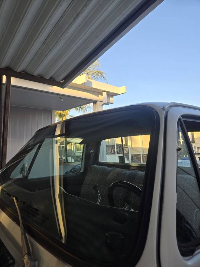 Gmc-sierra-2500hd-1976-white-5