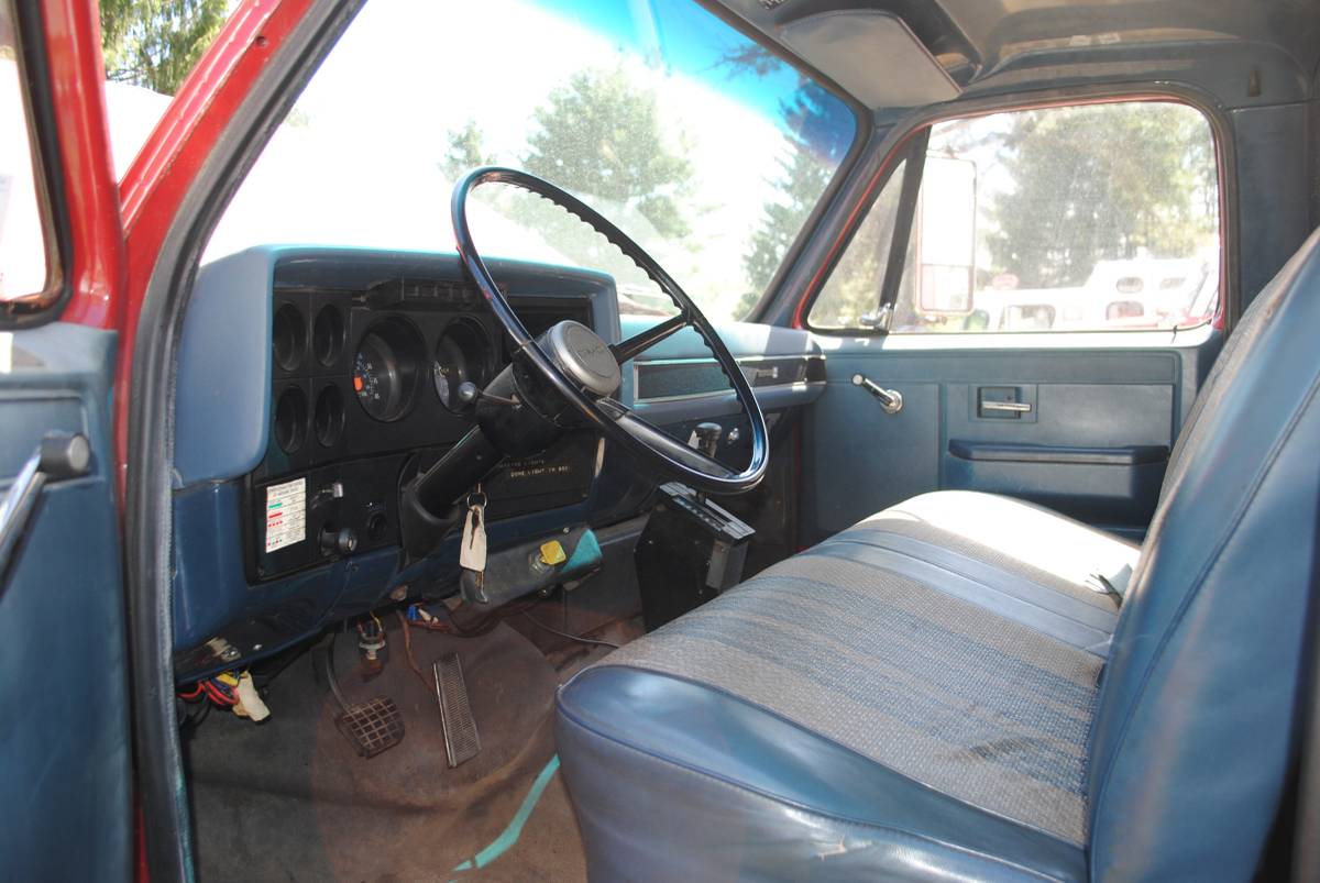 Gmc-sierra-c6000-diesel-1981-red-10