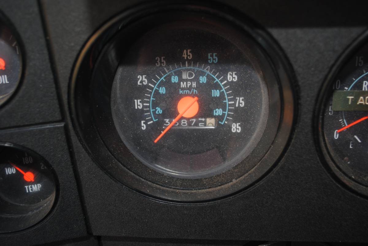 Gmc-sierra-c6000-diesel-1981-red-12