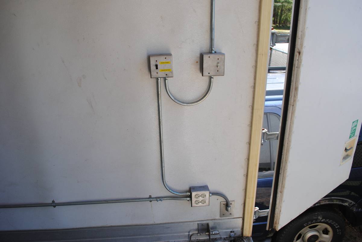 Gmc-sierra-c6000-diesel-1981-red-16