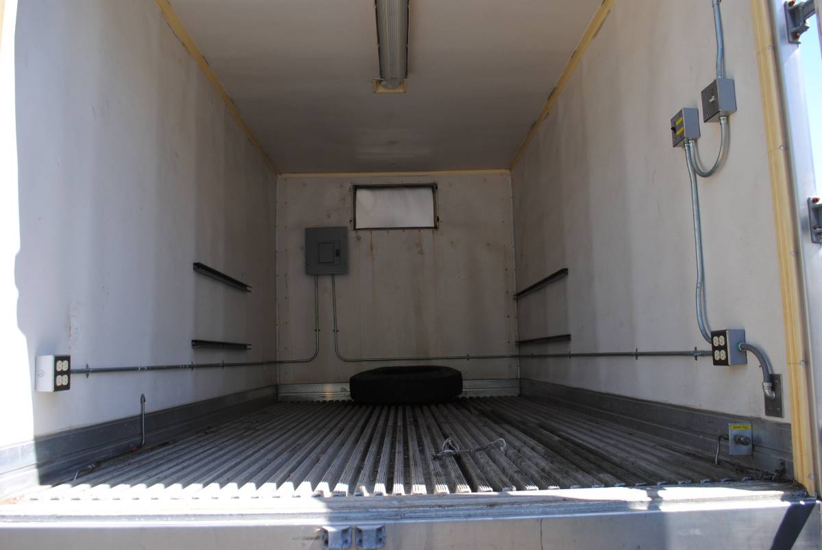 Gmc-sierra-c6000-diesel-1981-red-17