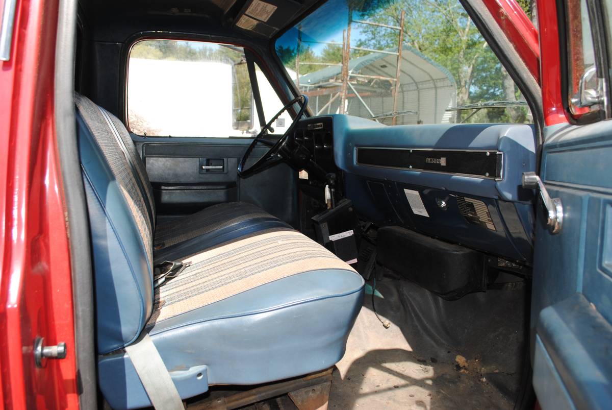 Gmc-sierra-c6000-diesel-1981-red-4