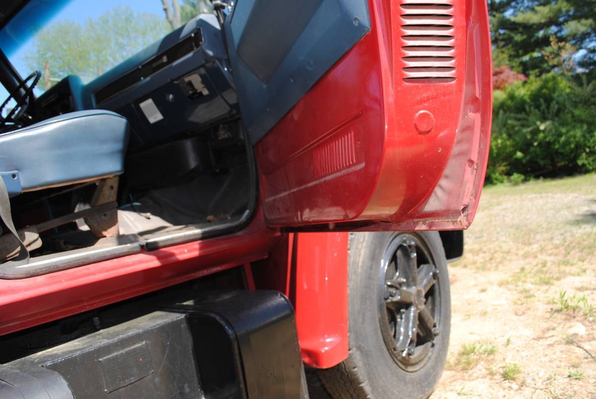 Gmc-sierra-c6000-diesel-1981-red-8