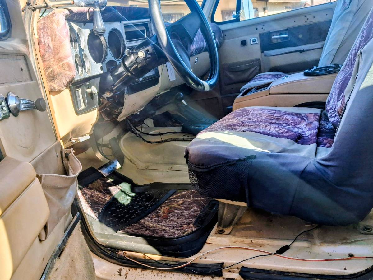 Gmc-sierra-classic-1984-14