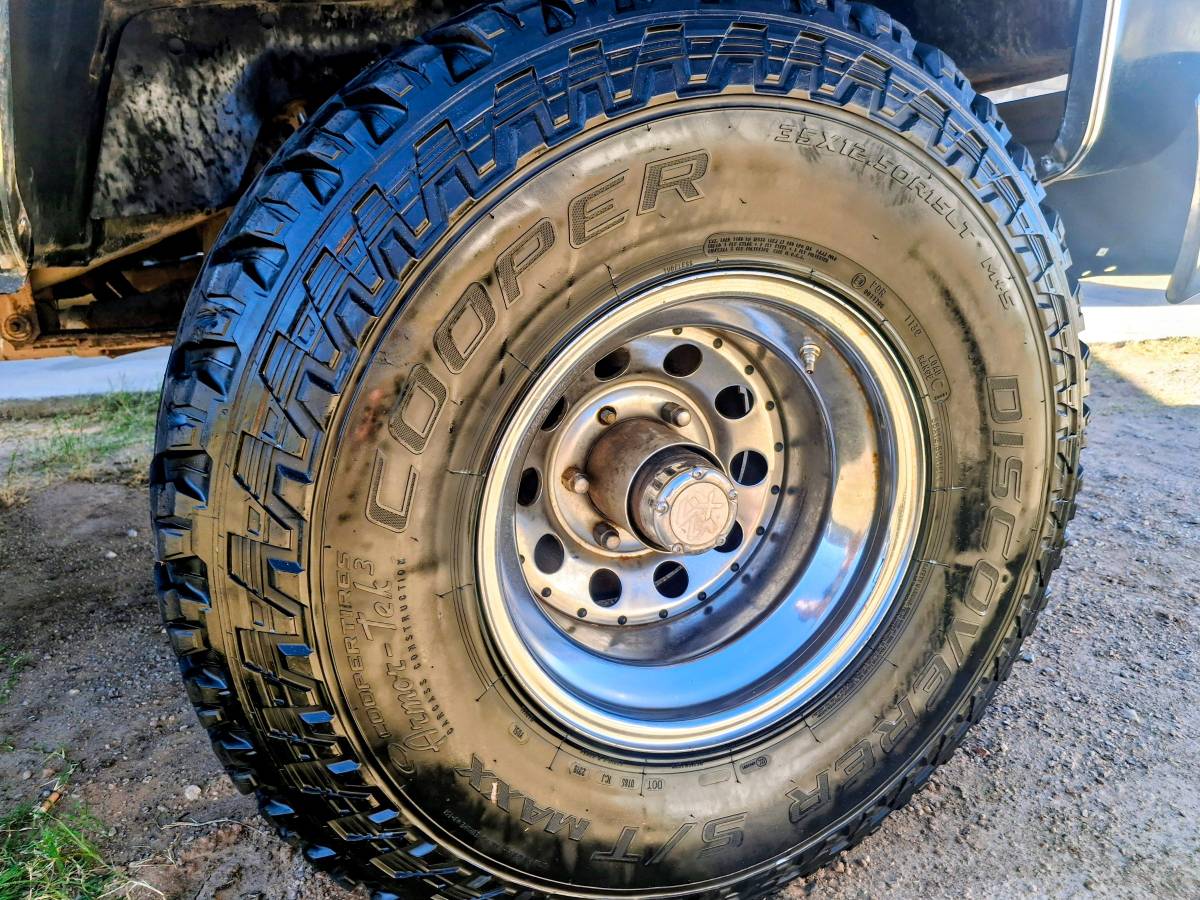 Gmc-sierra-classic-1984-17