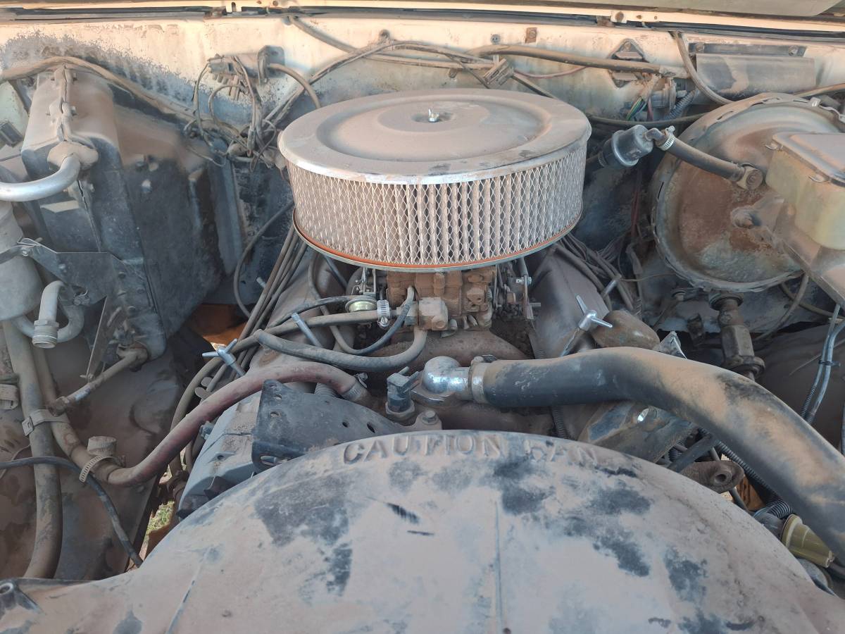 Gmc-sierra-classic-1984-18