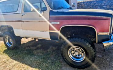 Gmc-sierra-classic-1984-3