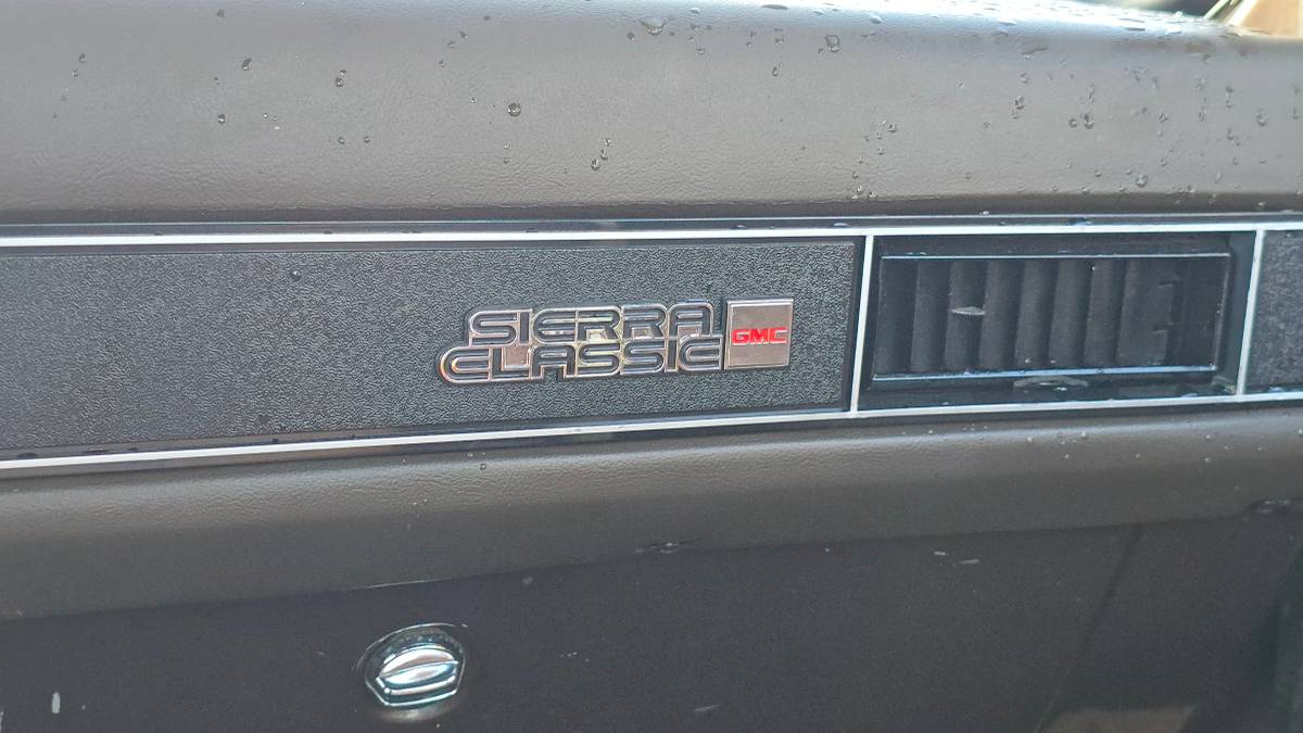 Gmc-sierra-classic-1986-brown-11