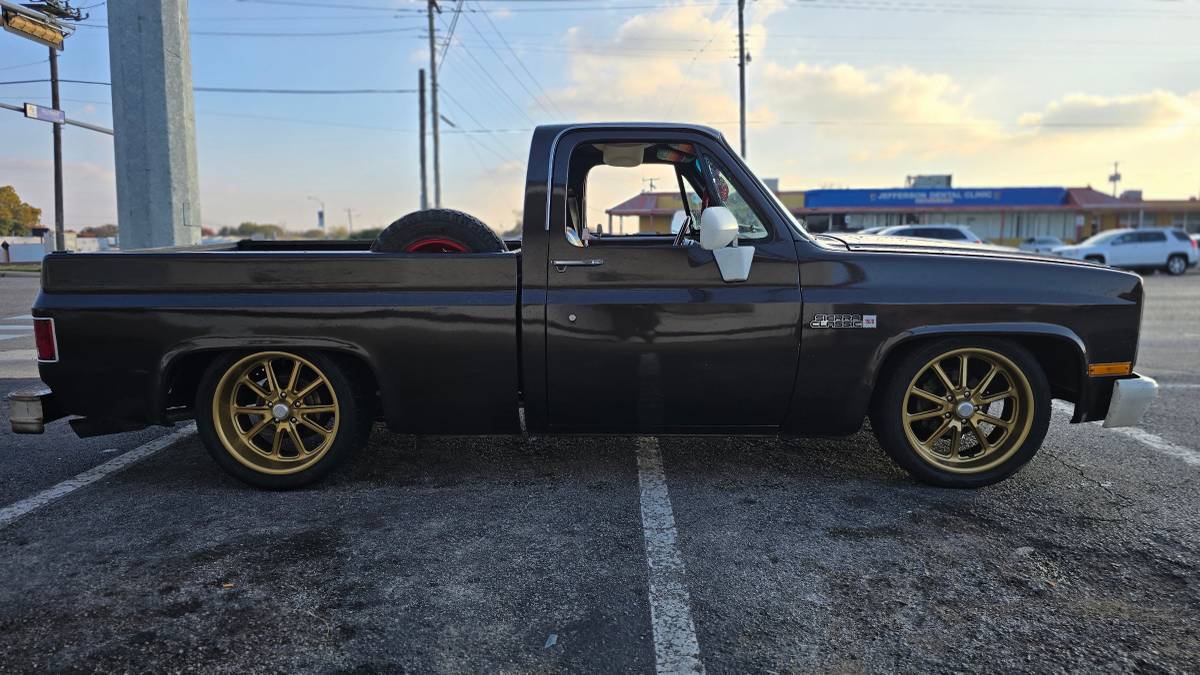 Gmc-sierra-classic-1986-brown-8