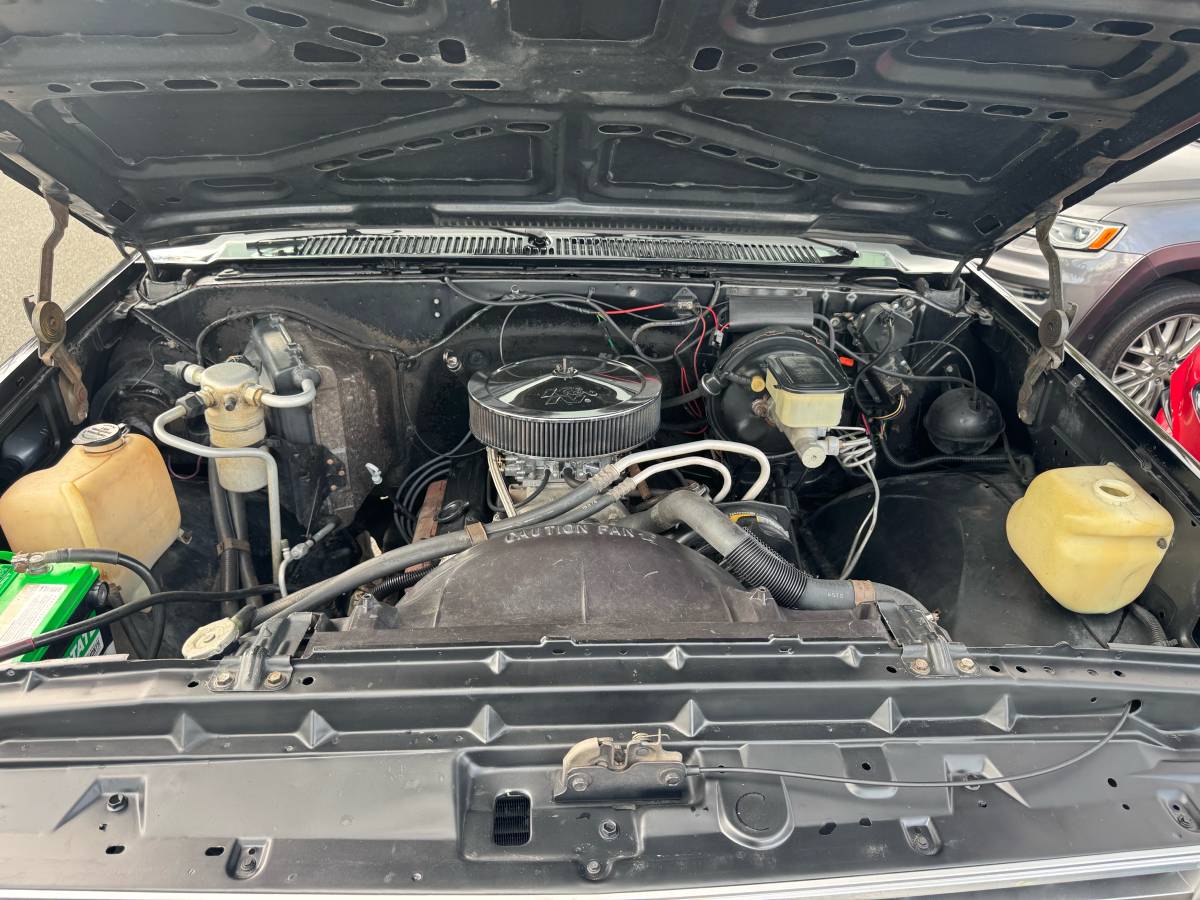 Gmc-sierra-classic-jimmy-k5-1985-black-19