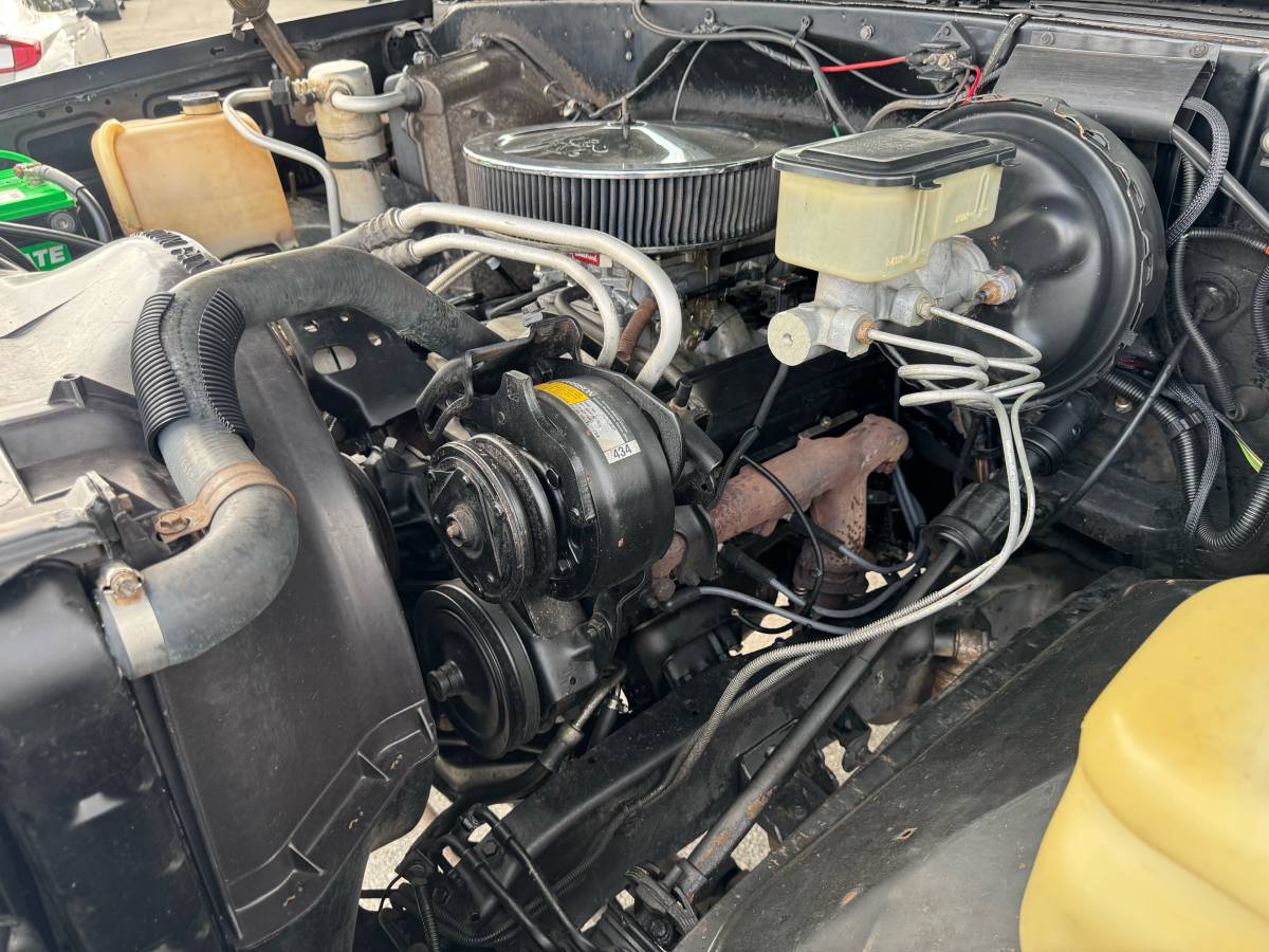 Gmc-sierra-classic-jimmy-k5-1985-black-20