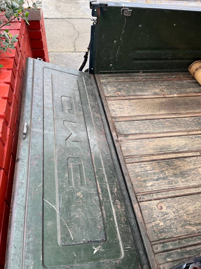 Gmc-stepside-pickup-1972-blue-12