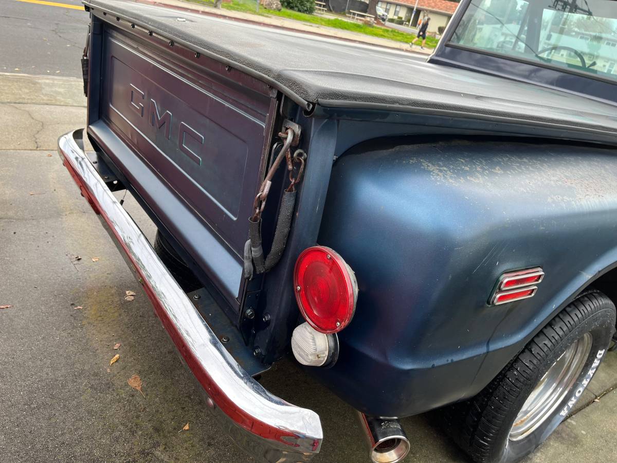 Gmc-stepside-pickup-1972-blue-4