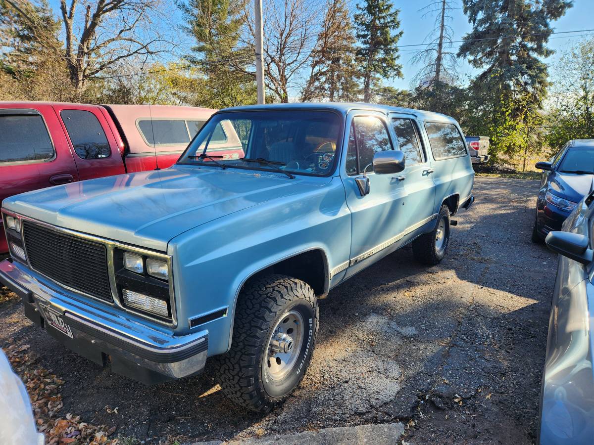 Gmc-suburban-1500-1989-blue-2