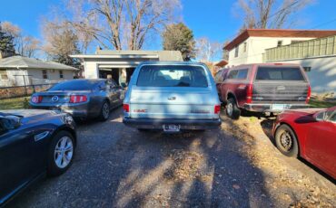 Gmc-suburban-1500-1989-blue-4