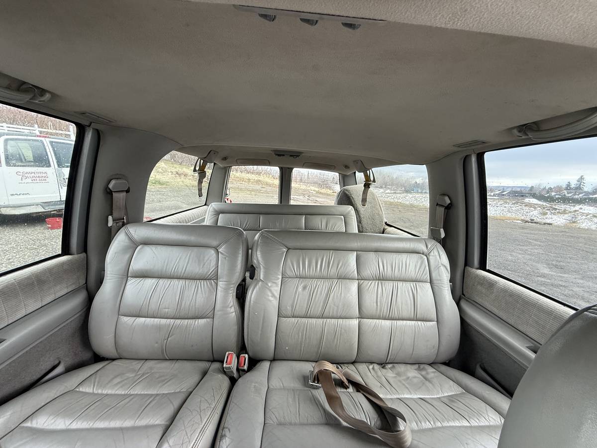 Gmc-suburban-1500-1994-11