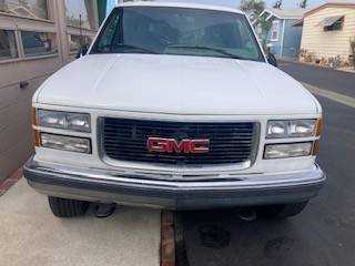 Gmc-suburban-1996-white-13