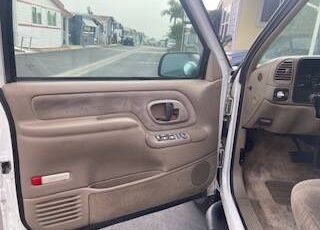 Gmc-suburban-1996-white-4