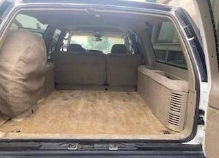 Gmc-suburban-1996-white-6