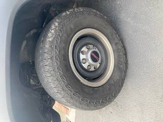 Gmc-suburban-1996-white-8