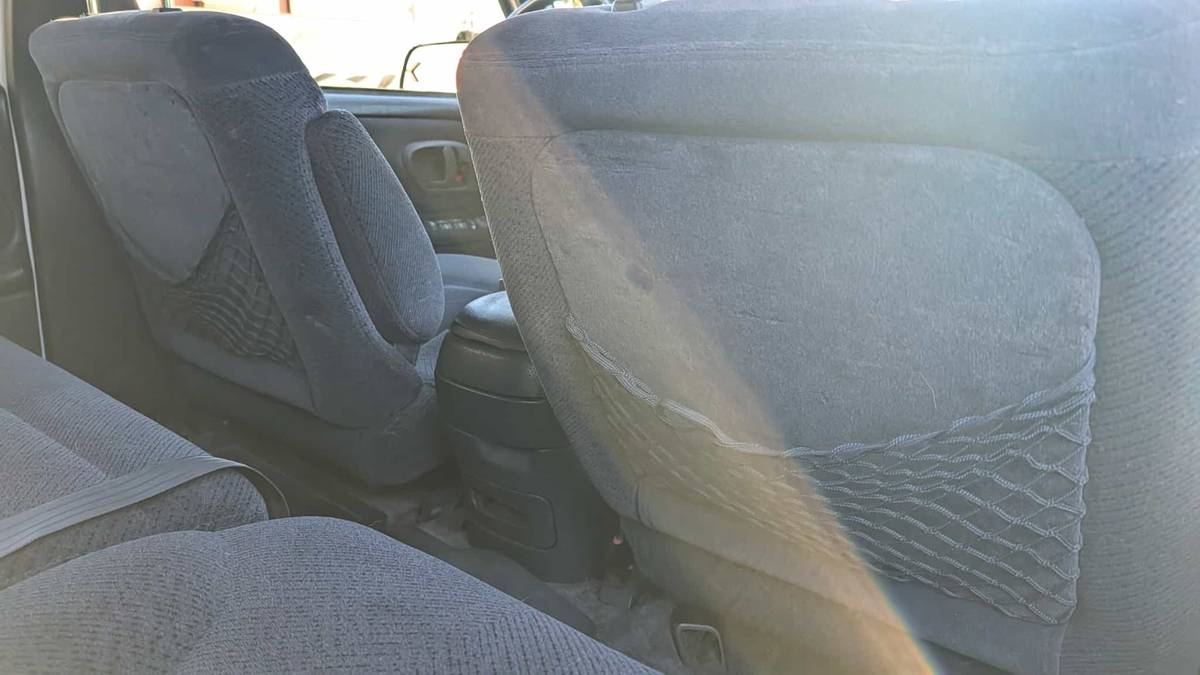 Gmc-suburban-2500-1996-white-14