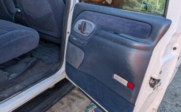 Gmc-suburban-2500-1996-white-17