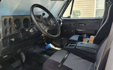Gmc-suburban-34-ton-nominal-1987-6