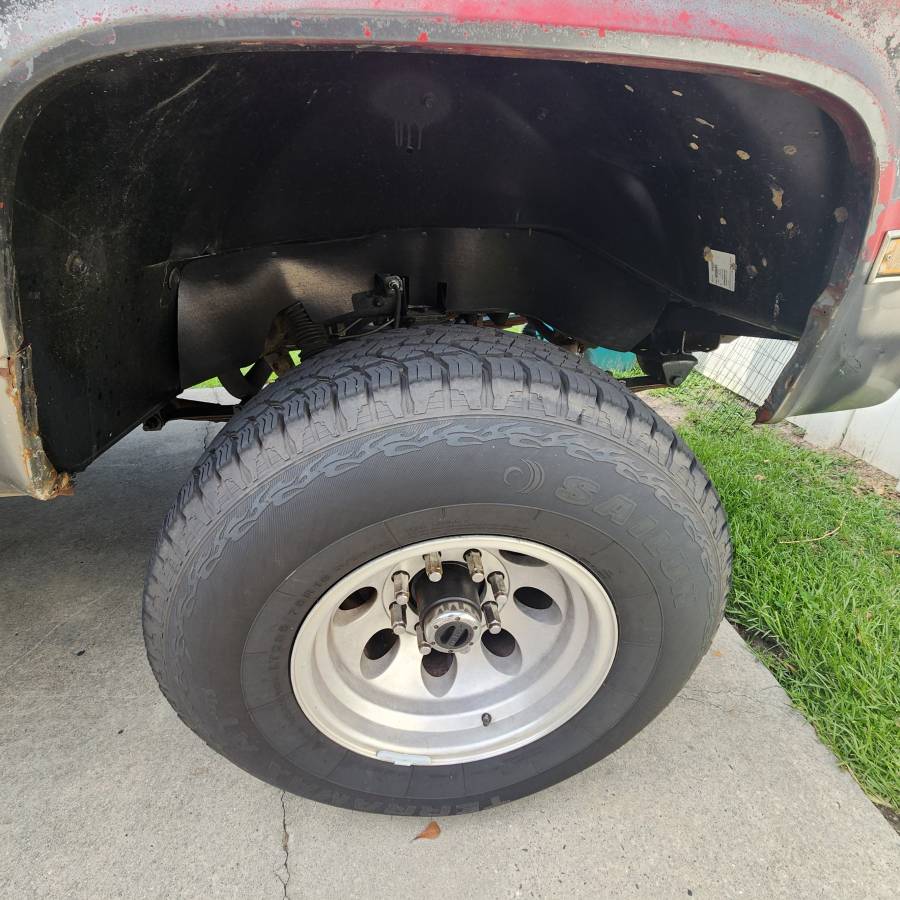 Gmc-suburban-34-ton-nominal-1987-8