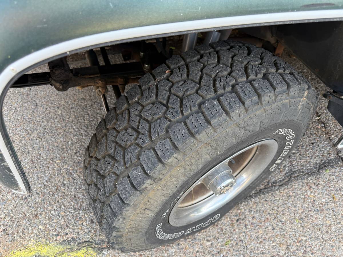 Gmc-suburban-v1500-4x4-1990-11