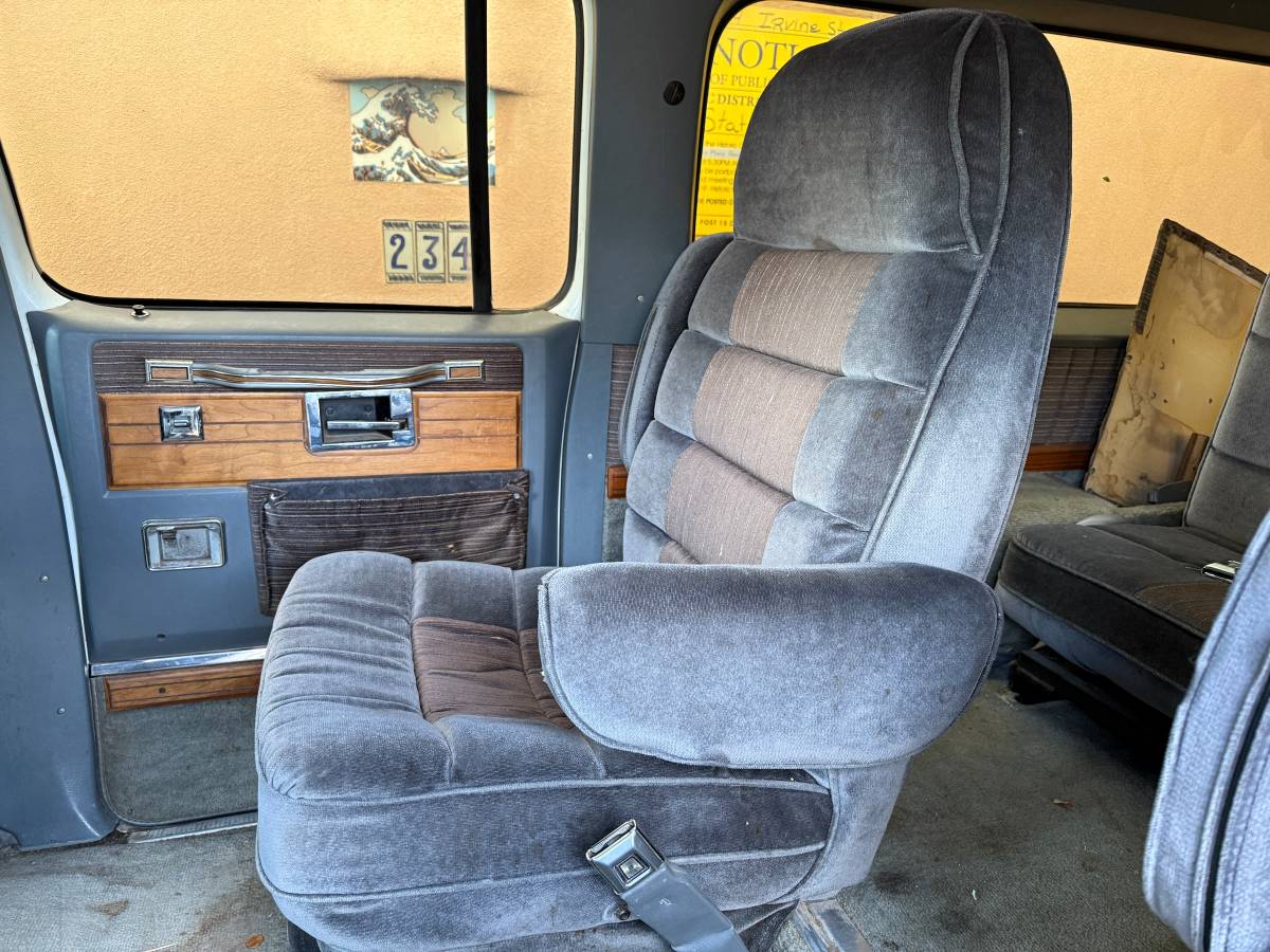 Gmc-suburban-v1500-4x4-1990-8