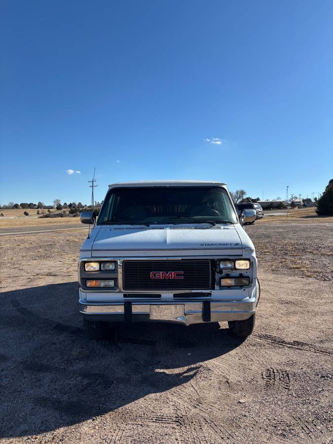 Gmc-vandura-2500-1992-white-1
