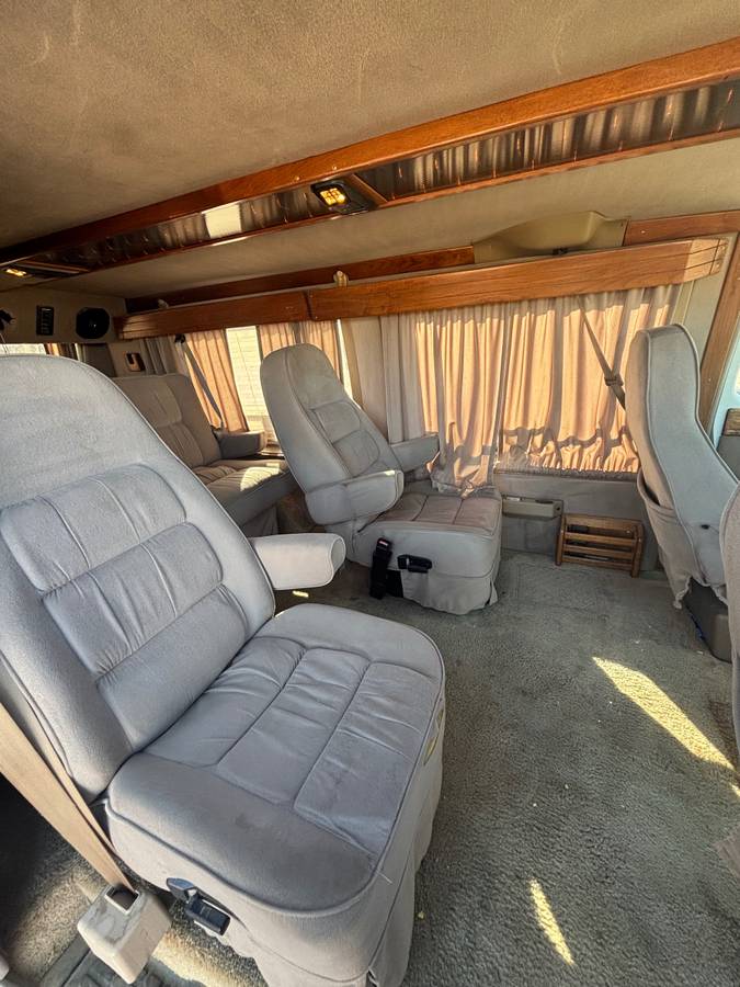 Gmc-vandura-2500-1992-white-11