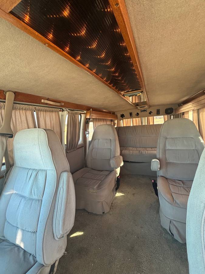 Gmc-vandura-2500-1992-white-9