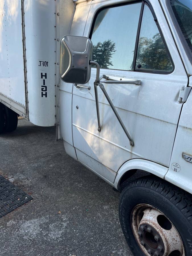 Gmc-vandura-cut-away-1996-white-1