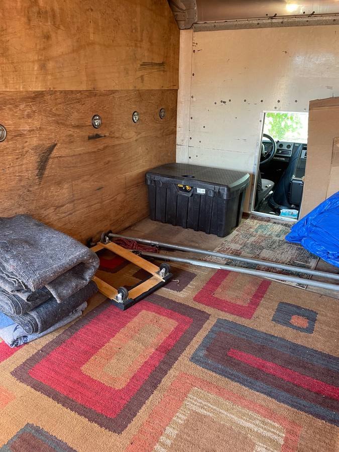 Gmc-vandura-cut-away-1996-white-10