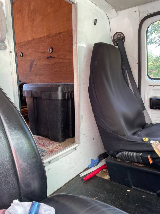 Gmc-vandura-cut-away-1996-white-12