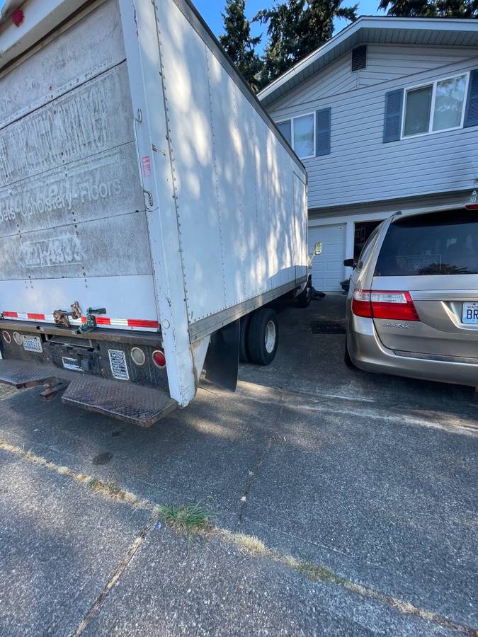 Gmc-vandura-cut-away-1996-white-2