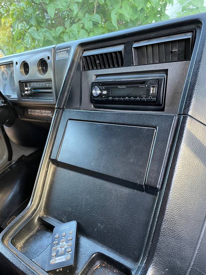 Gmc-vandura-cut-away-1996-white-4