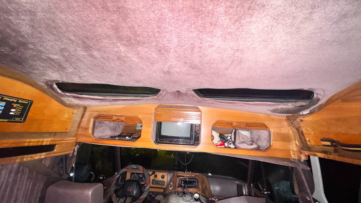 Gmc-vandura-g2500-1992-brown-8