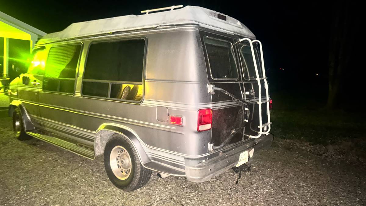 Gmc-vandura-g2500-1992-brown-9