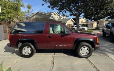 Gmc-yukon-1994-red-1