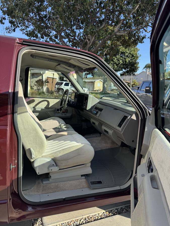 Gmc-yukon-1994-red-2