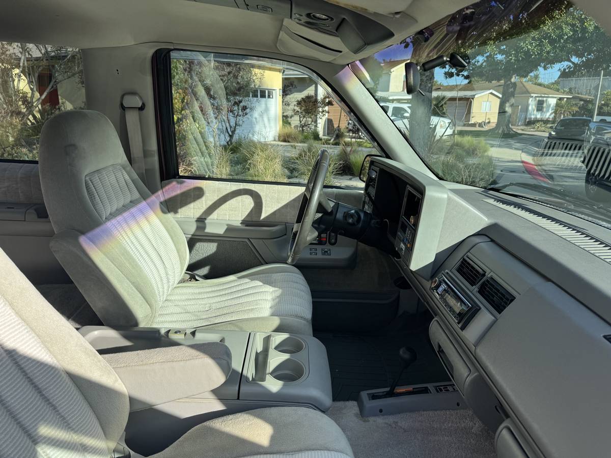 Gmc-yukon-1994-red-3